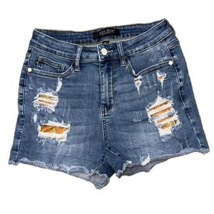 👖 🌺 JUDY BLUE Patchwork Distressed Denim Shorts Raw‎ Hem Size S